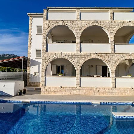 Villa Relax - Beautiful Apartment With Heated Saltwater Pool & Jacuzzi คาชเตลา ภายนอก รูปภาพ